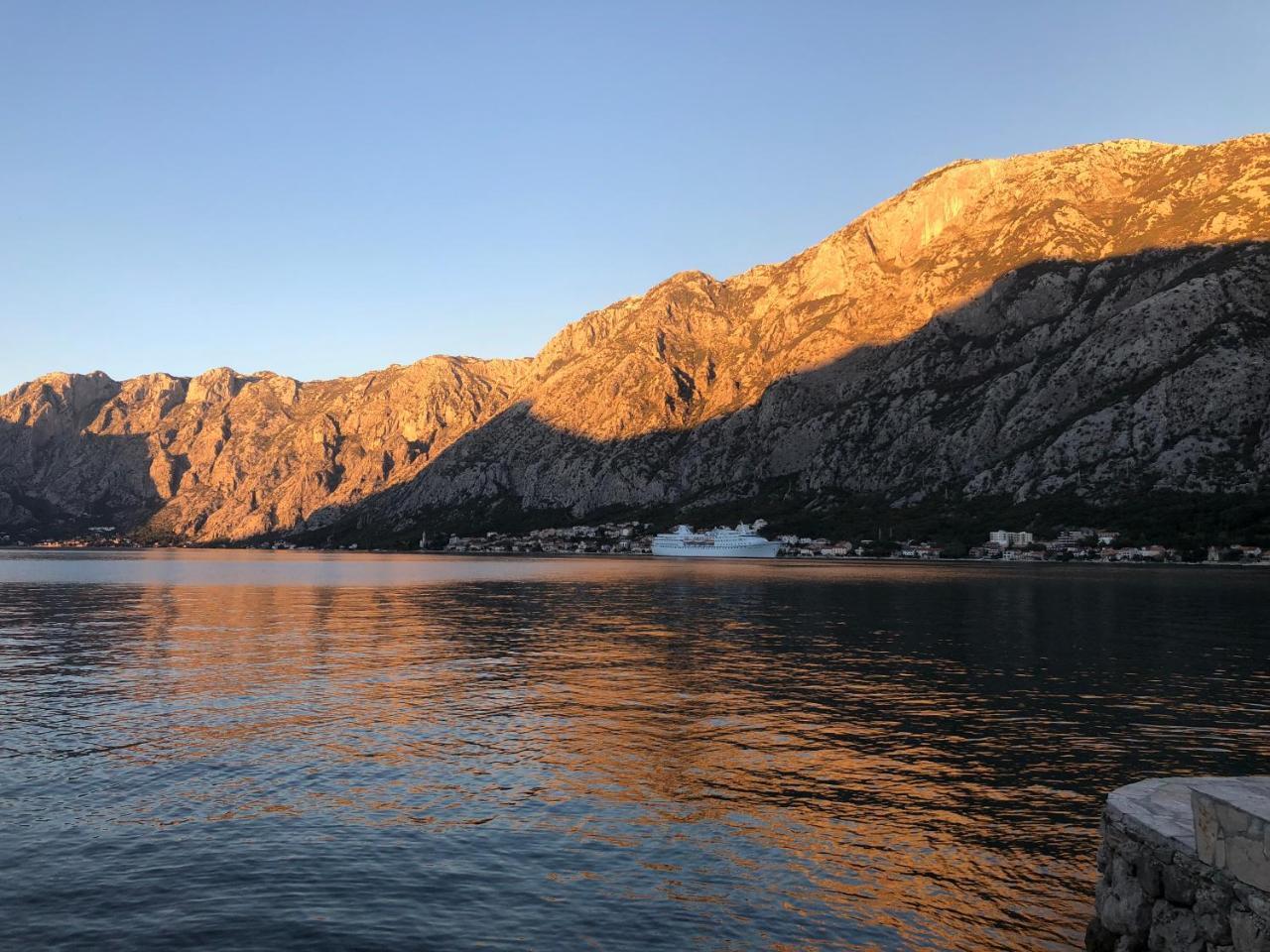 Palazzo Sbutega Bed & Breakfast Kotor Dış mekan fotoğraf